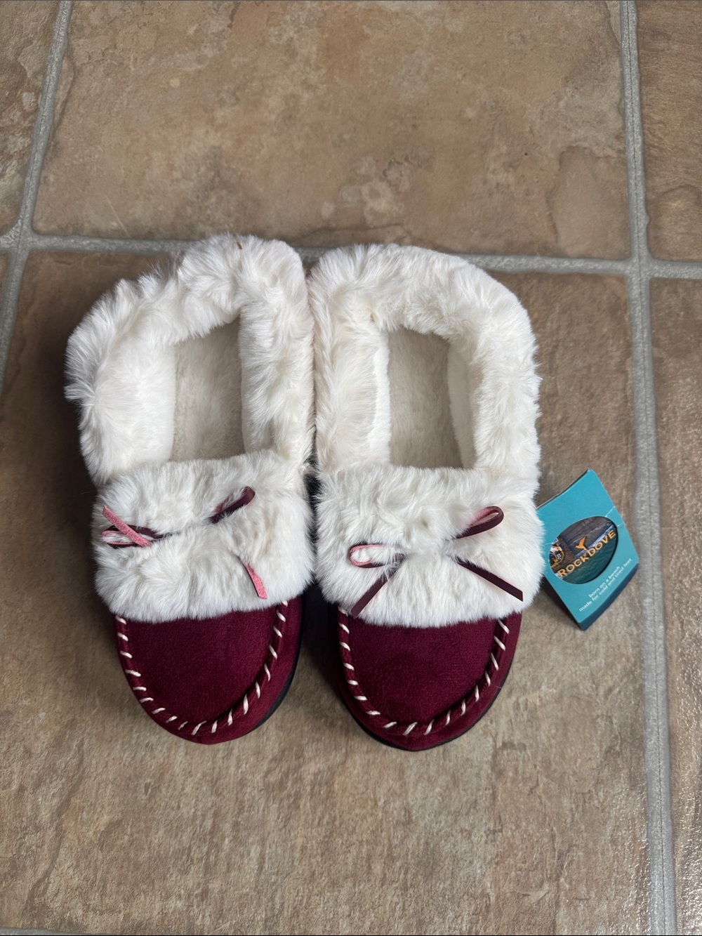 NEW RockDove Faux Fur Lined Slippers in White & Burgundy Size 8-9